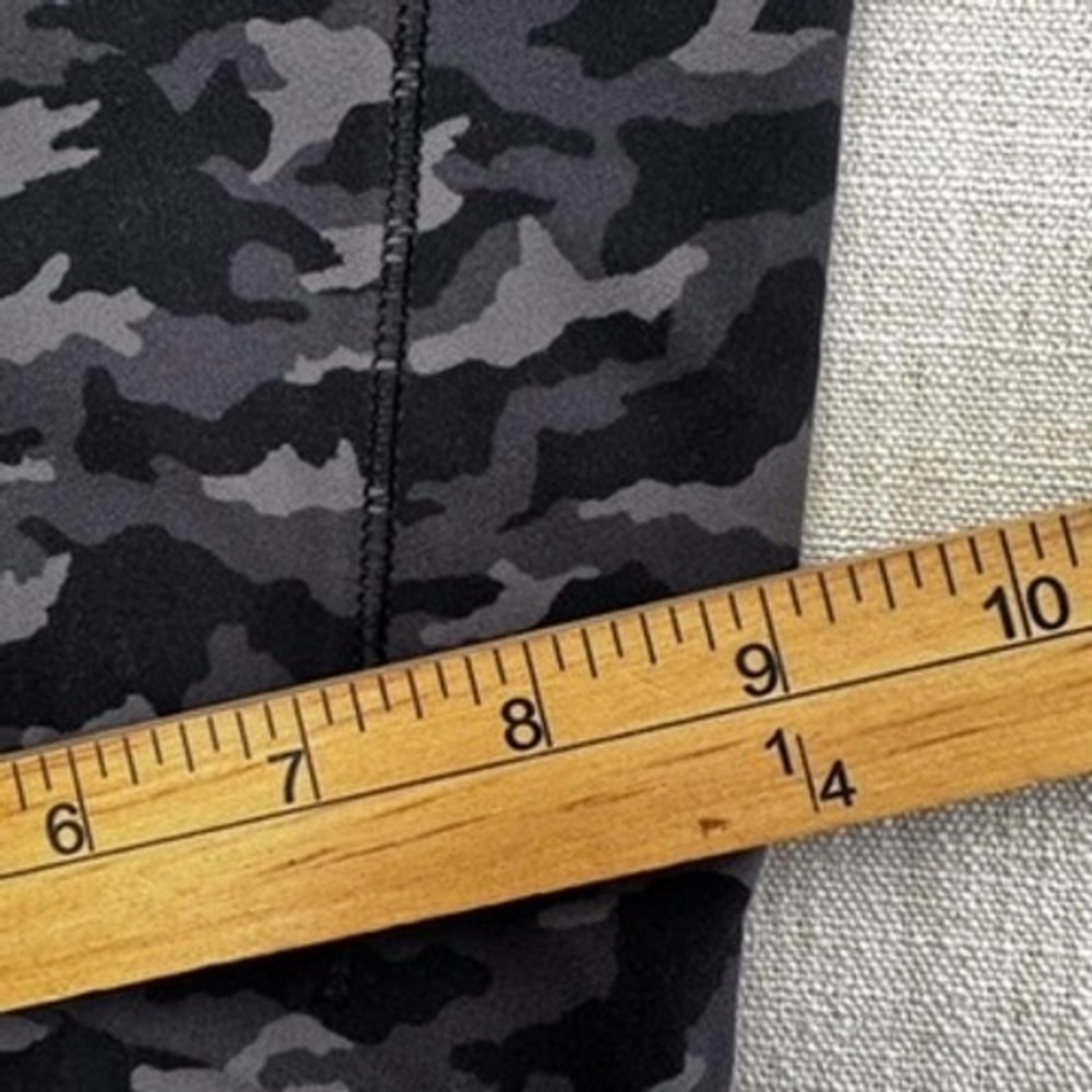 Athleta Salutation Stash Pocket II‎ Printed 7/8 Tight Camo Leggings Grey Black M - Picture 12 of 15
